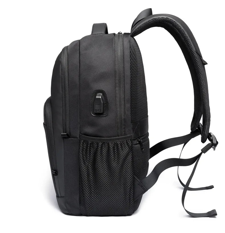 Mochila de Couro com Carregador USB - Viajantt